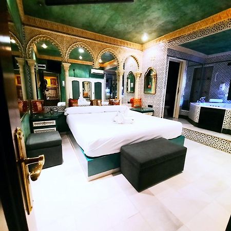 Hostal Avenida Andalucia - Solo Adultos Seville Exterior photo