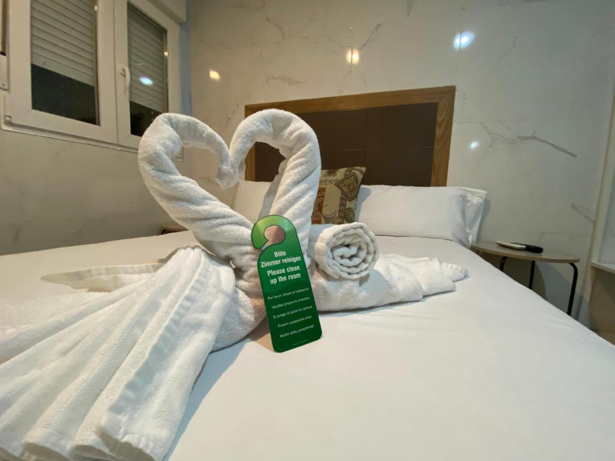 Hostal Avenida Andalucia - Solo Adultos Seville Exterior photo