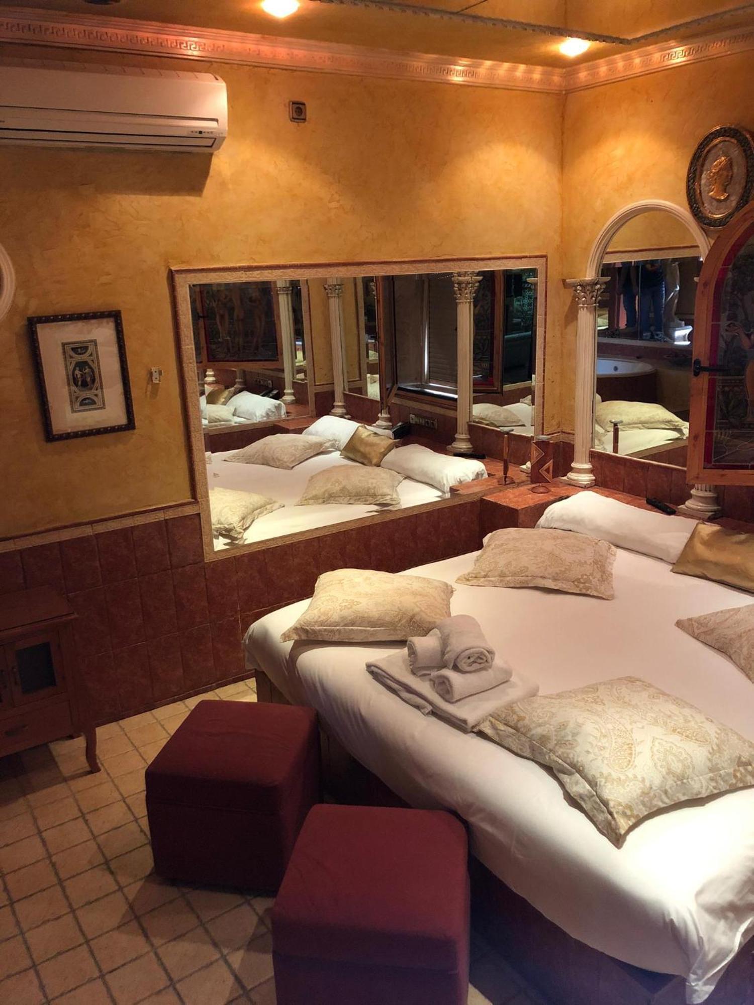 Hostal Avenida Andalucia - Solo Adultos Seville Exterior photo