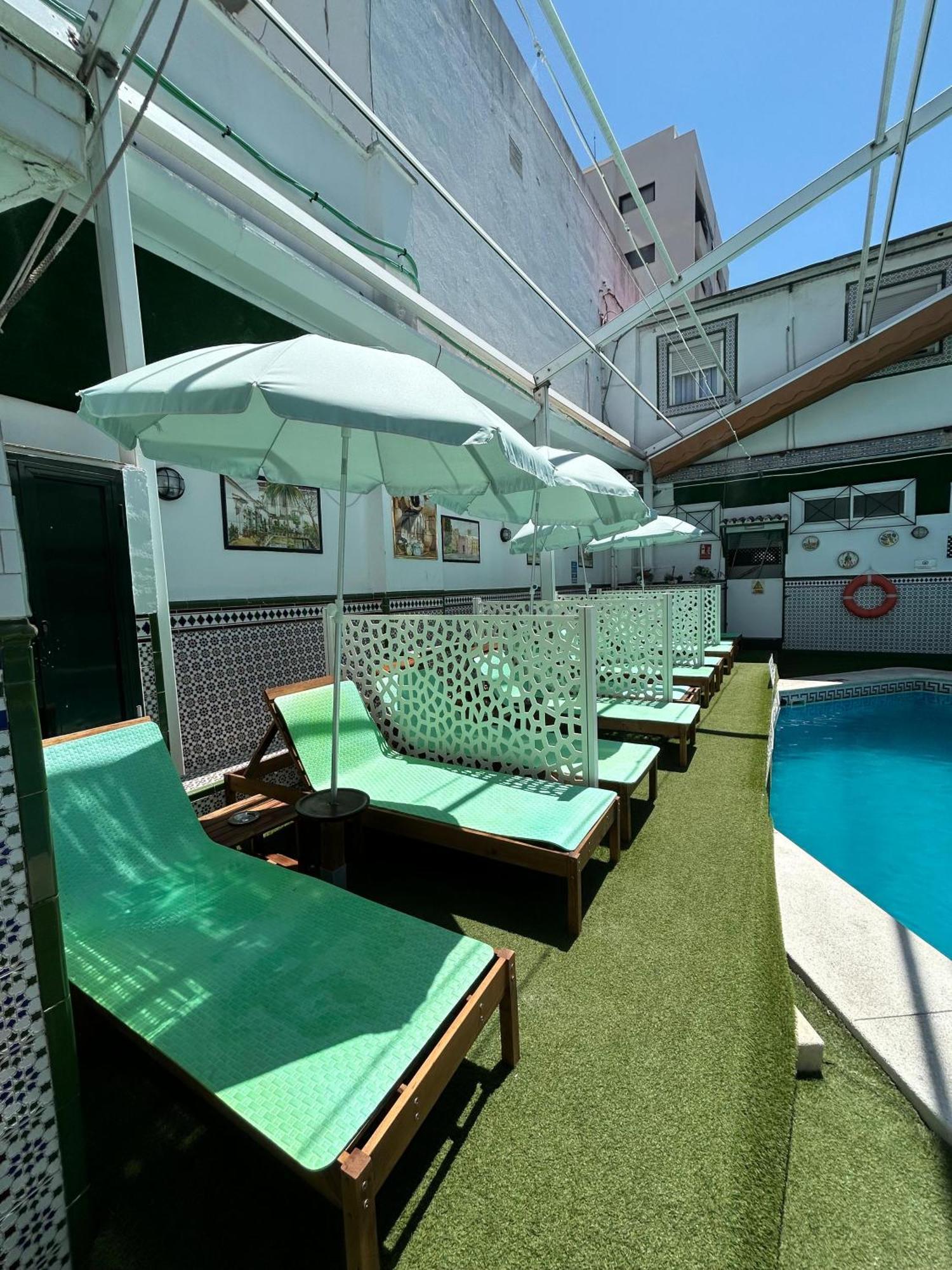 Hostal Avenida Andalucia - Solo Adultos Seville Exterior photo