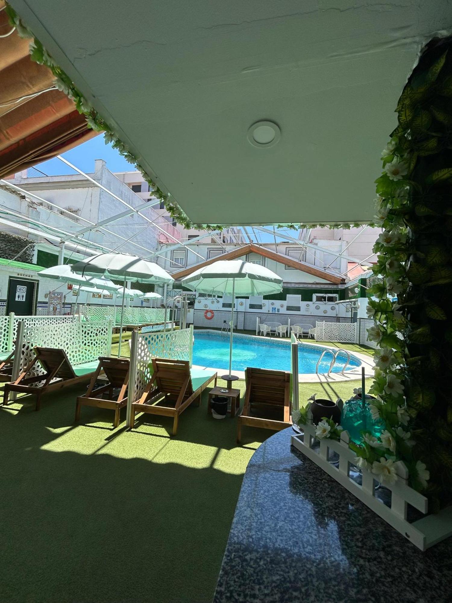 Hostal Avenida Andalucia - Solo Adultos Seville Exterior photo
